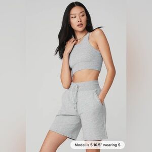 Alo crop top size Small